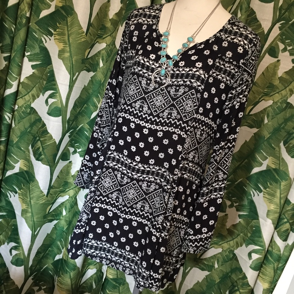 Black and White BoHo Bell Sleeve Tunic Dress